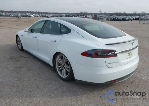 2015 Tesla Model S 85D/P85D z USA, uszkodzony, nr VIN 5YJSA1H42FF091091